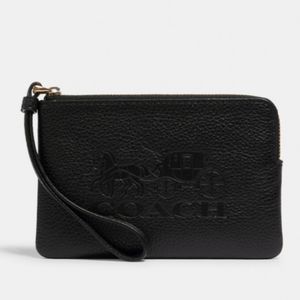 Coach Jes Corner Zip Wristlet w/Horse & Carriage